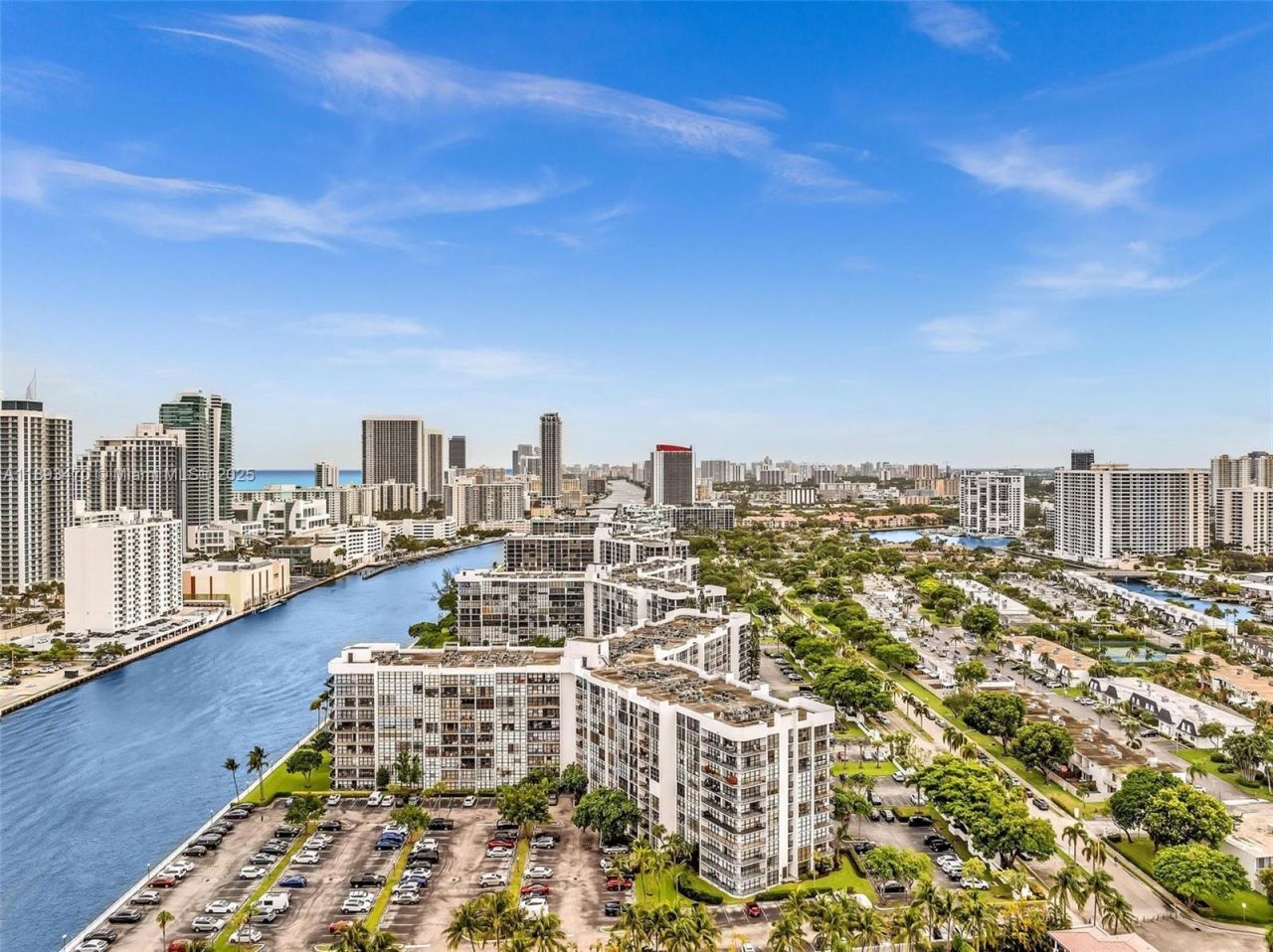 1000 Parkview Dr, Unit 329, Hallandale Beach, FL 33009 Photo