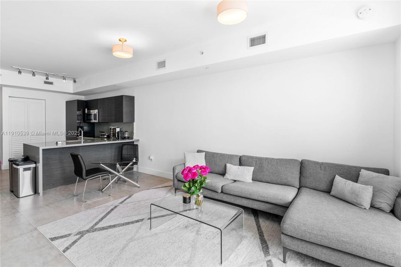 1080 Brickell Ave, Unit 1502, Miami, FL 33131 Photo