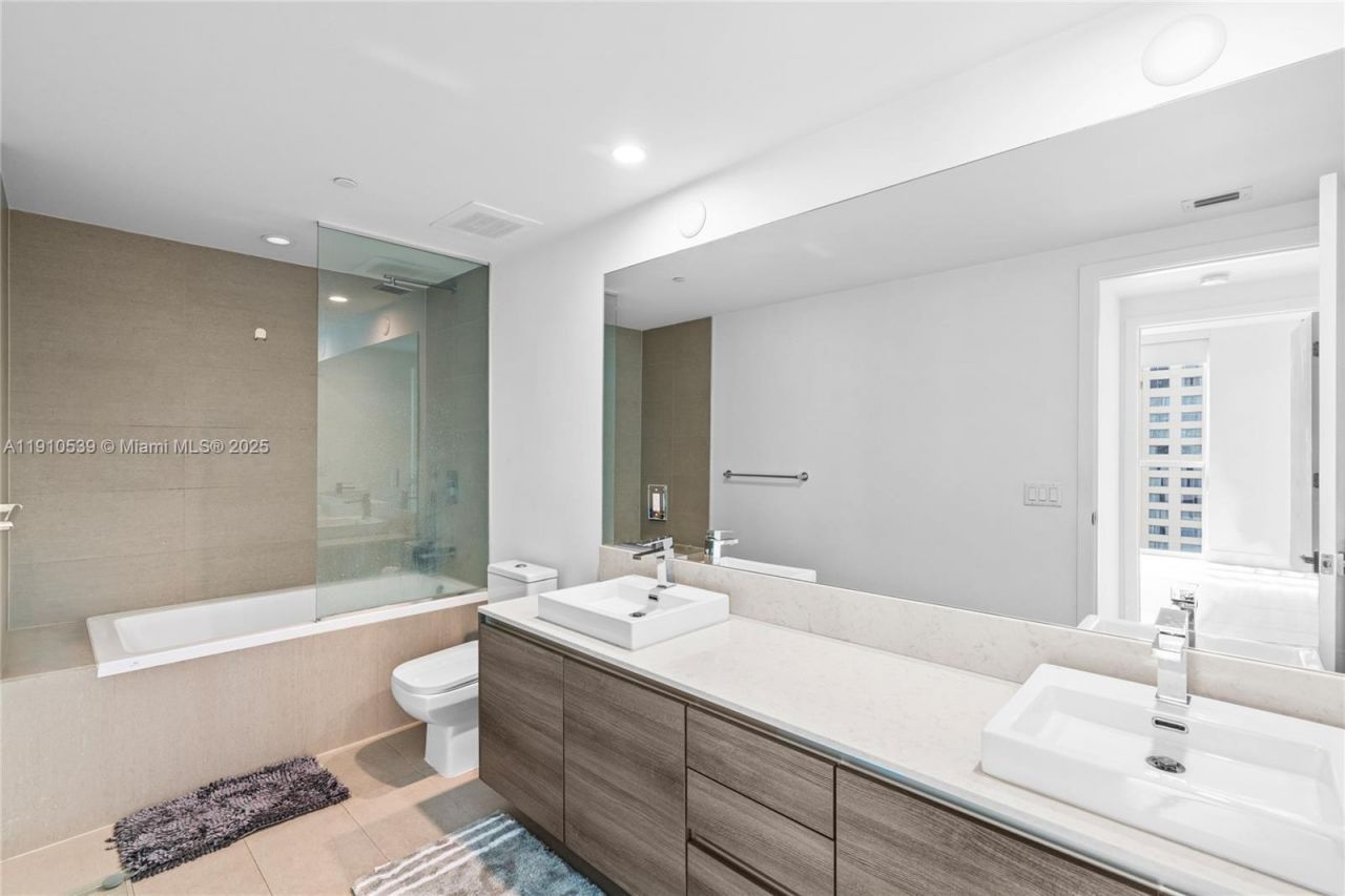 1080 Brickell Ave, Unit 1502, Miami, FL 33131 Photo