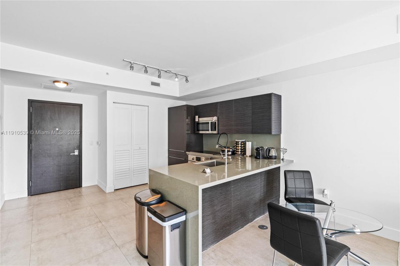 1080 Brickell Ave, Unit 1502, Miami, FL 33131 Photo