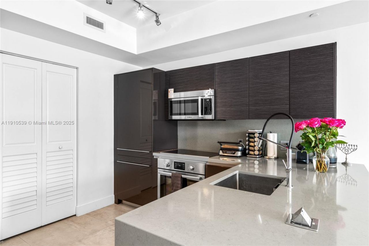 1080 Brickell Ave, Unit 1502, Miami, FL 33131 Photo