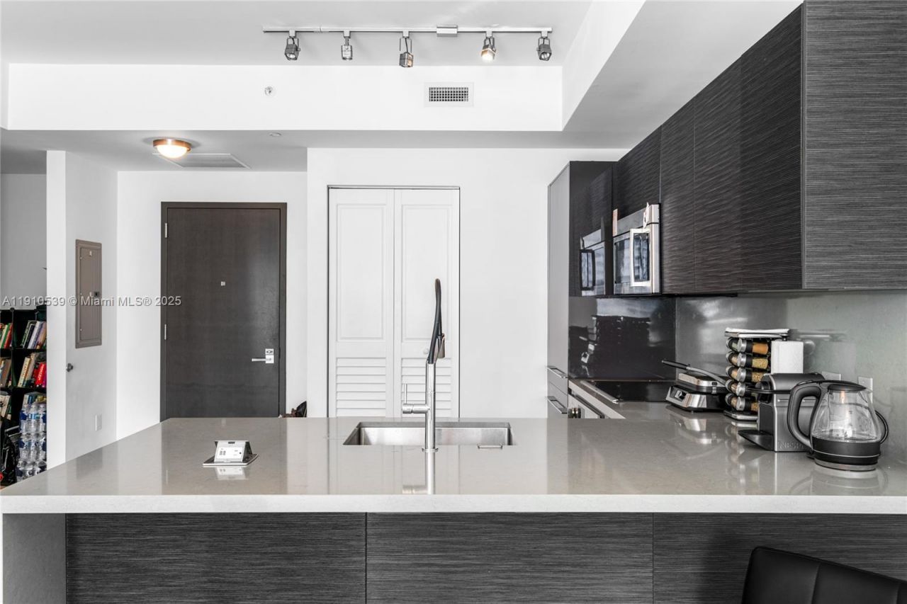 1080 Brickell Ave, Unit 1502, Miami, FL 33131 Photo