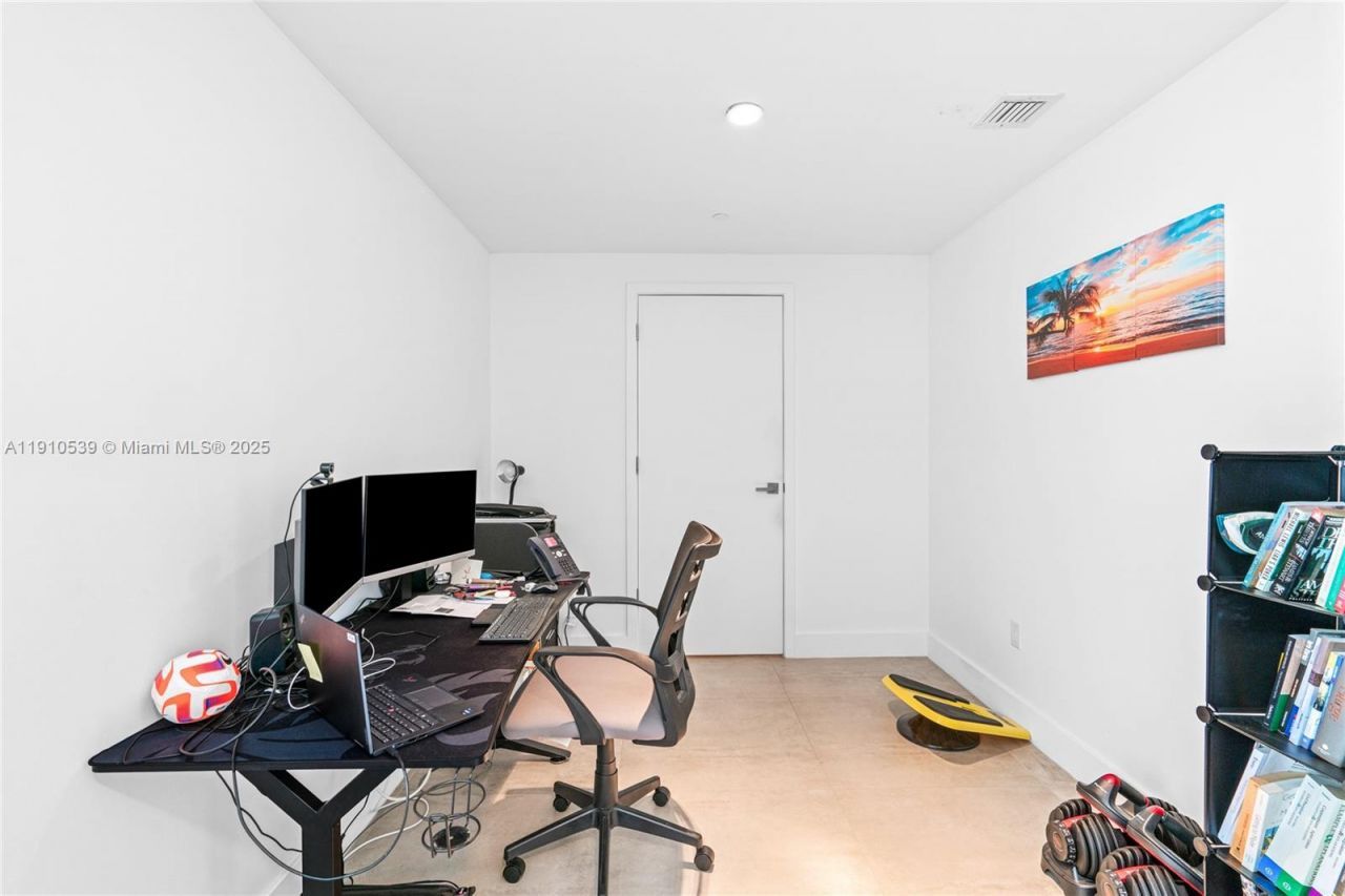 1080 Brickell Ave, Unit 1502, Miami, FL 33131 Photo