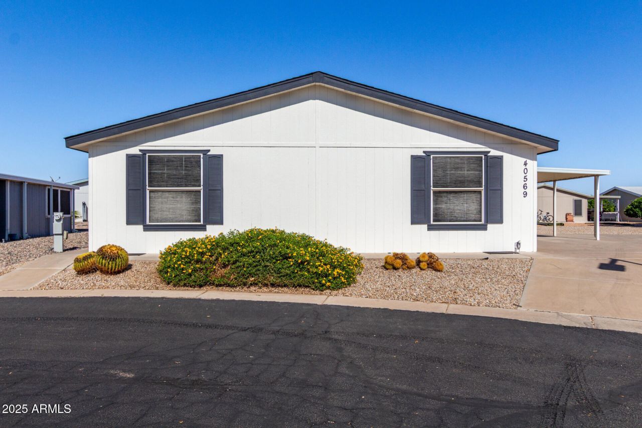 40569 N Bogey Drive, San Tan Valley, AZ 85140 Main Photo