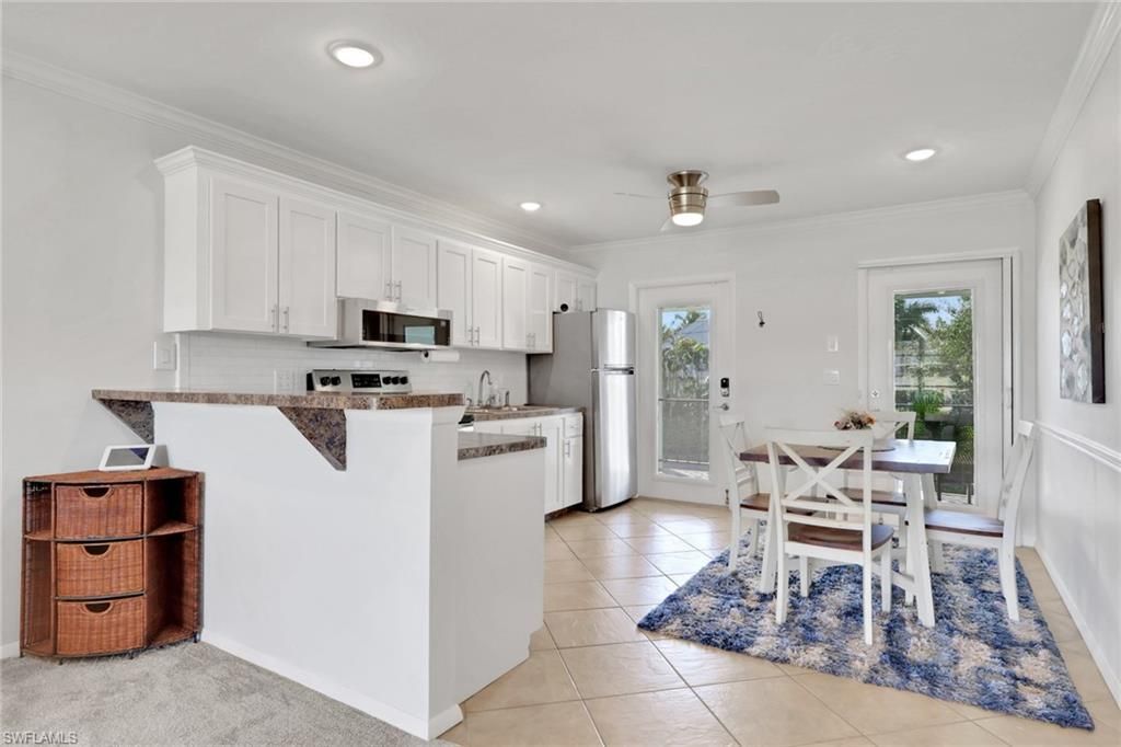 466 12th Ave S, Unit 466, Naples, FL 34102 Photo