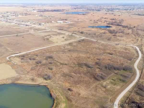 13720 N Sandstone Avenue, Skiatook, OK 74070