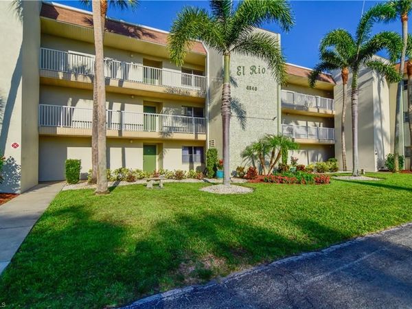 4840 Golf Club CT, Unit 10, NORTH FORT MYERS, FL 33903