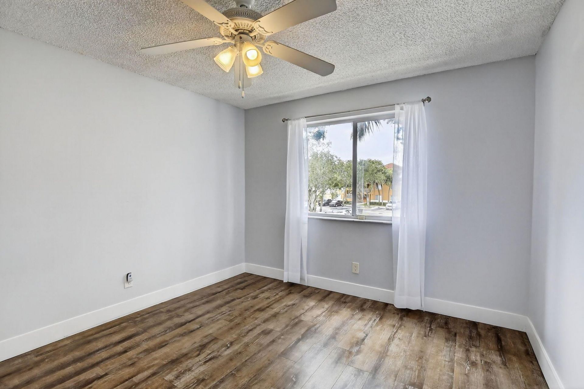 832 NW 92nd Avenue, Plantation, FL 33324 Photo