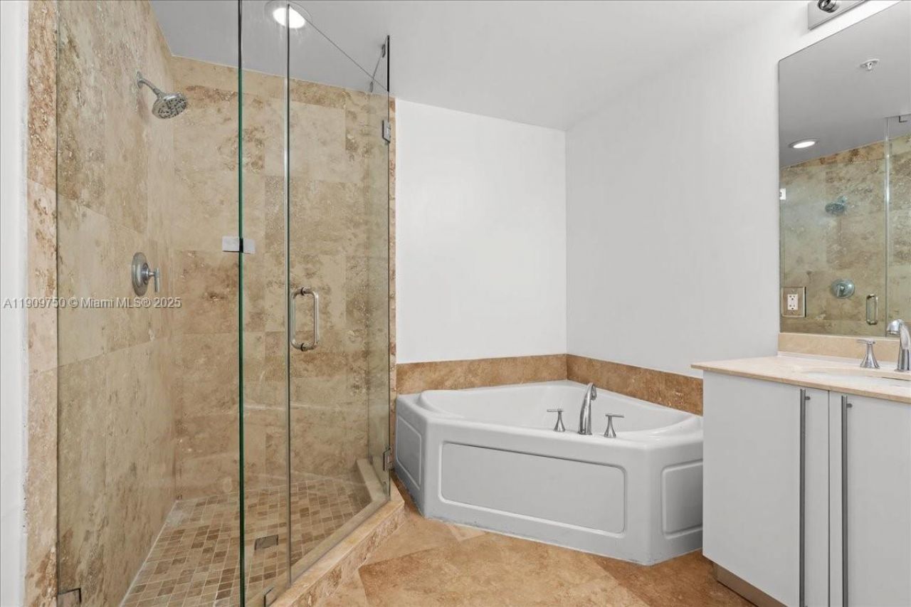 3030 NE 188 Street, Unit 604, Aventura, FL 33180 Photo