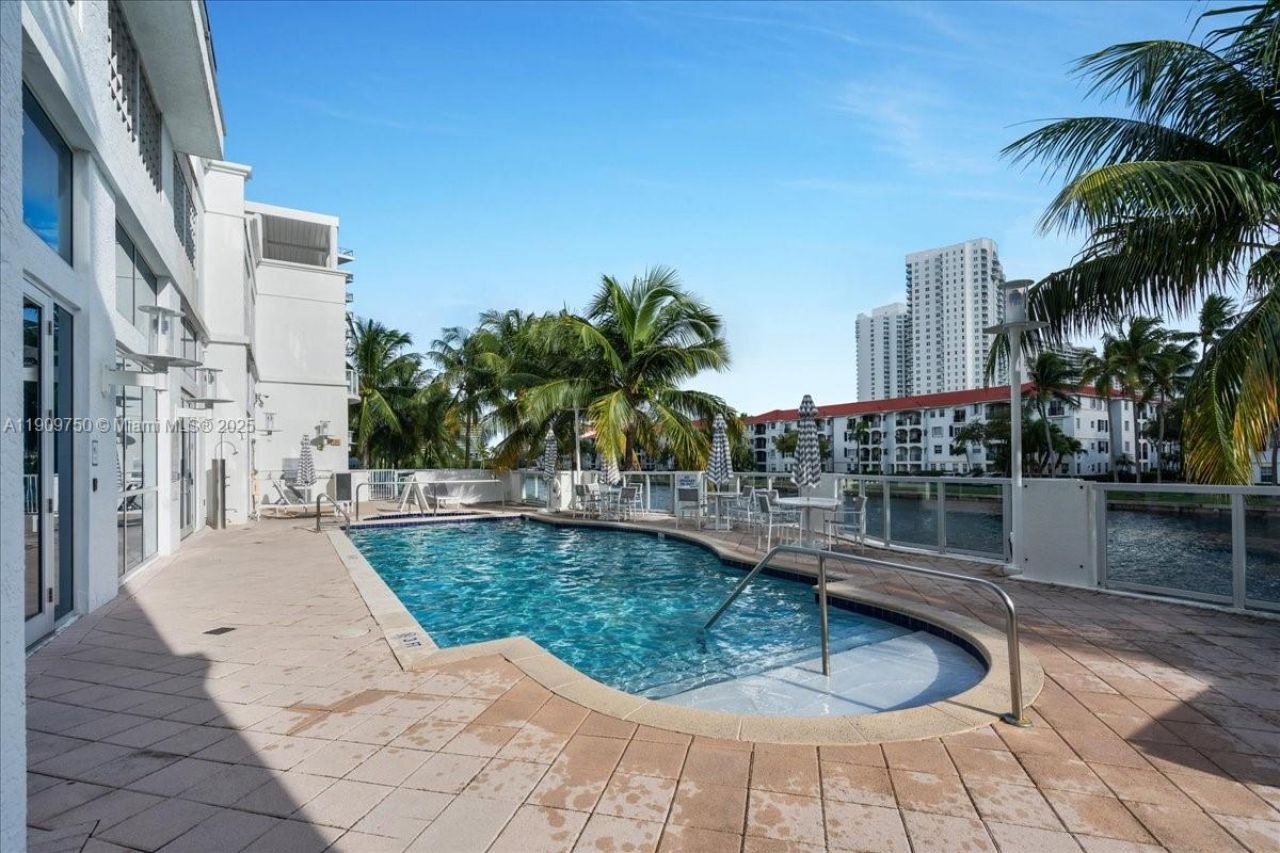 3030 NE 188 Street, Unit 604, Aventura, FL 33180 Photo