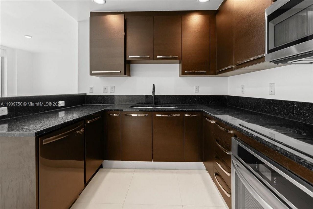 3030 NE 188 Street, Unit 604, Aventura, FL 33180 Photo