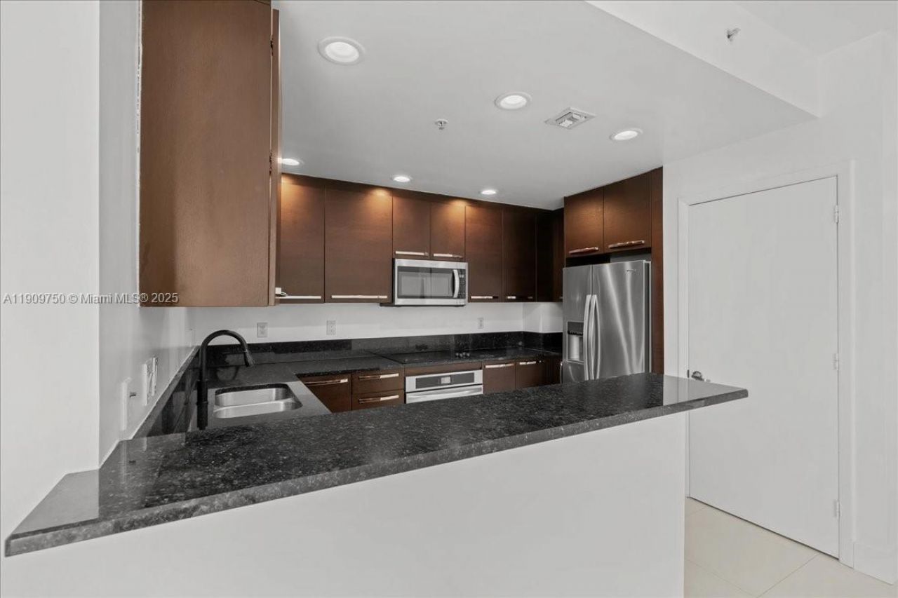 3030 NE 188 Street, Unit 604, Aventura, FL 33180 Photo