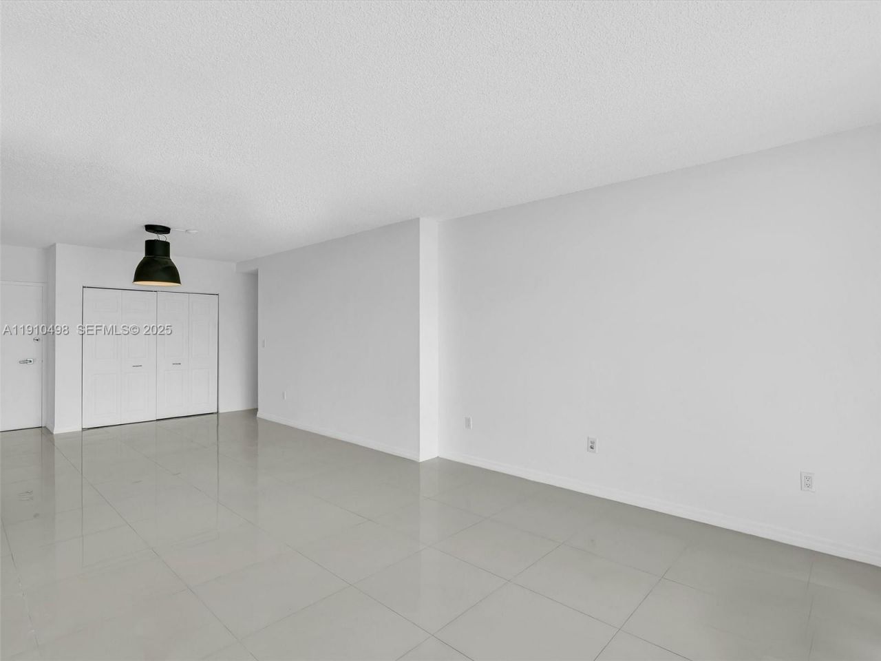 300 Bayview Dr, Unit 902, Sunny Isles Beach, FL 33160 Photo