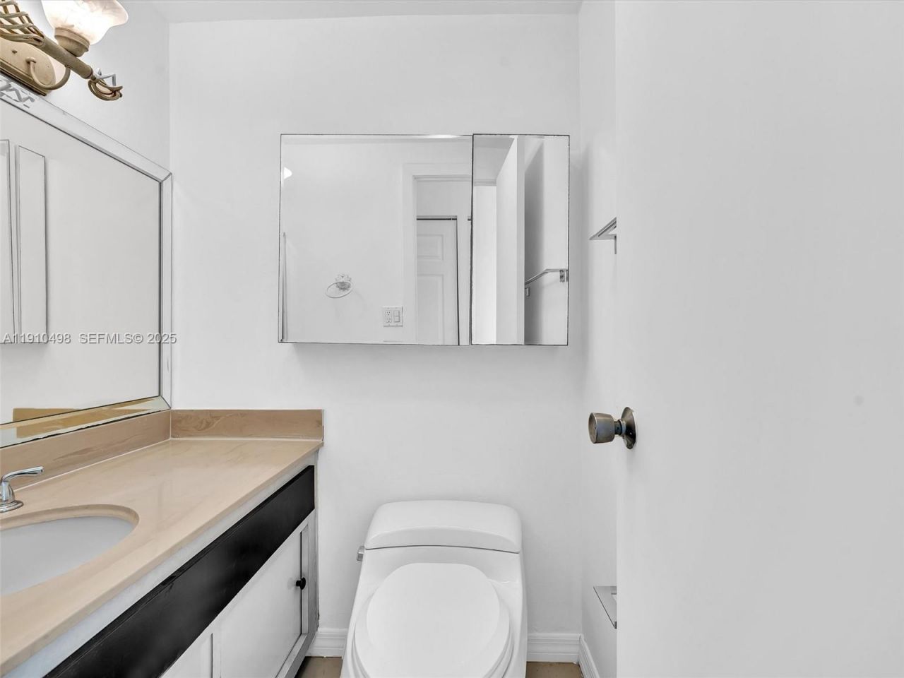 300 Bayview Dr, Unit 902, Sunny Isles Beach, FL 33160 Photo