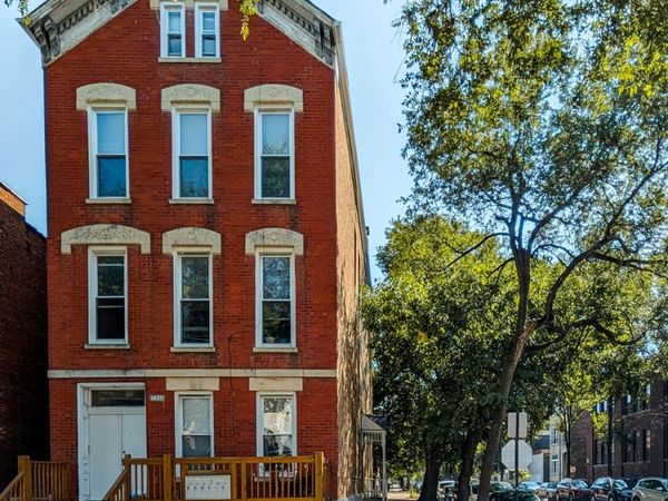 1437 W Superior Street, Chicago, IL 60642