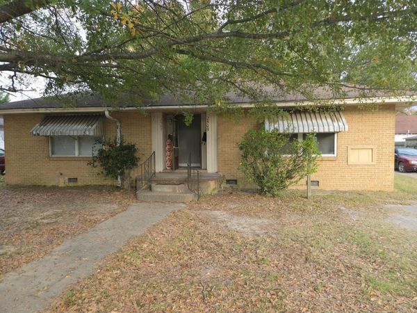 2507 S Linden Street, Pine Bluff, AR 71603