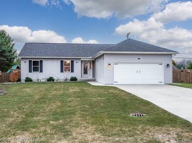2007 Edward Lane E, Kimball Twp, MI 48074