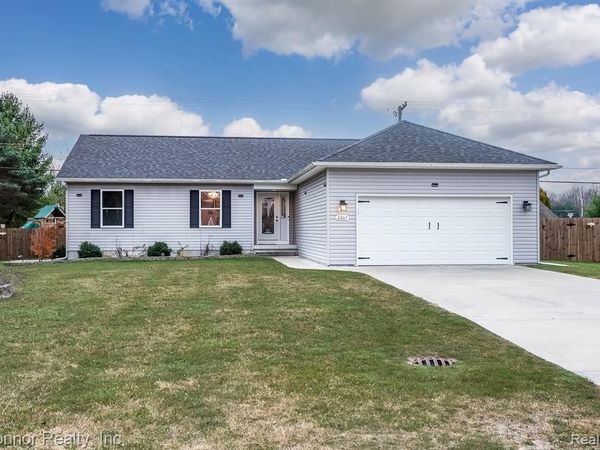 2007 Edward Lane E, Kimball Twp, MI 48074