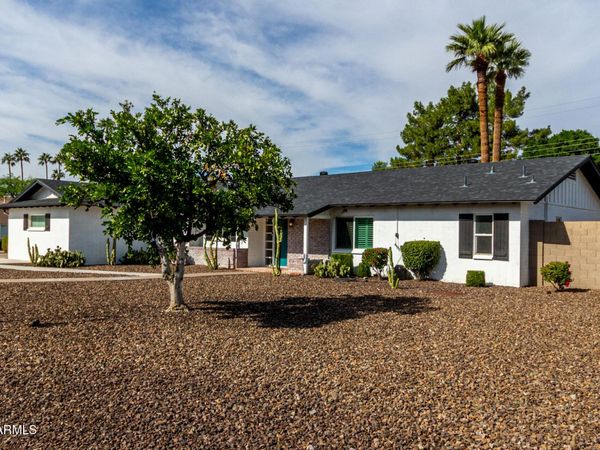 3444 E CAMELBACK Road, Phoenix, AZ 85018