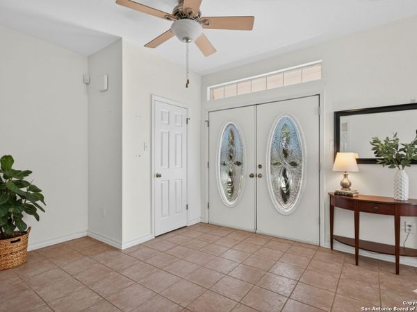 801 Gallagher Dr, Canyon Lake, TX 78133
