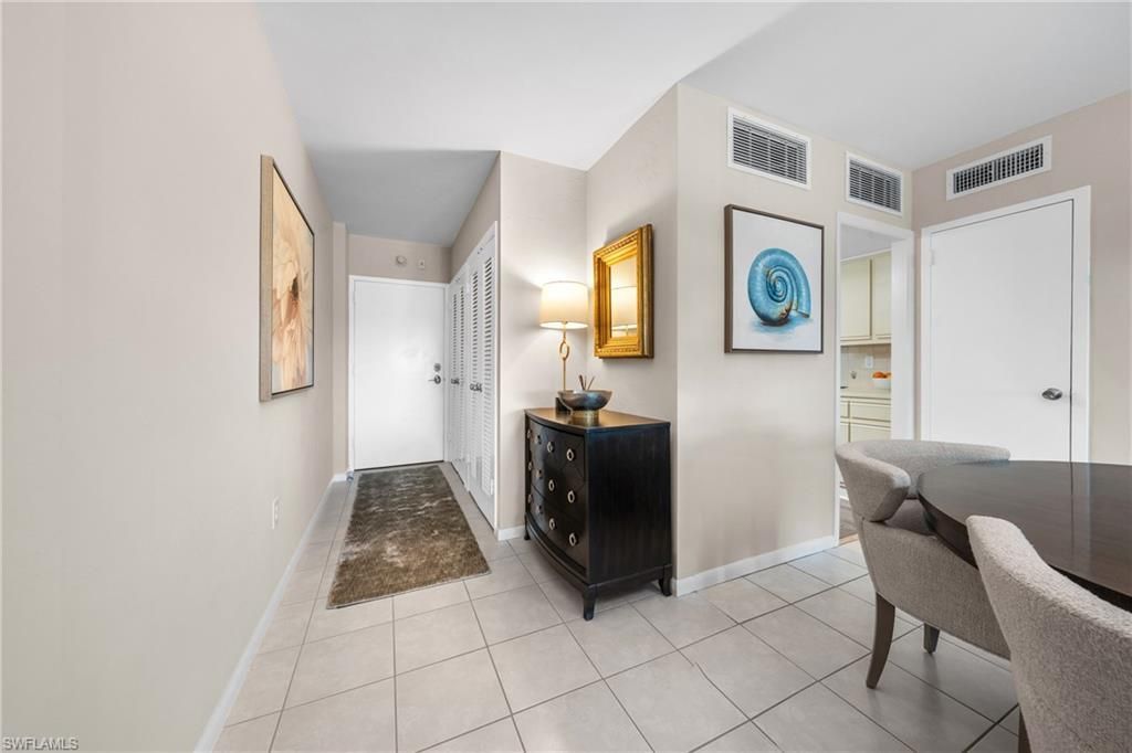 1977 Gulf Shore Blvd N, Unit 306, Naples, FL 34102 Photo