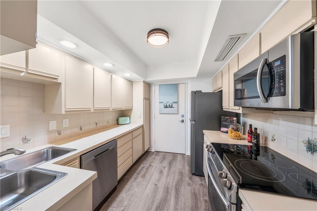 1977 Gulf Shore Blvd N, Unit 306, Naples, FL 34102 Photo