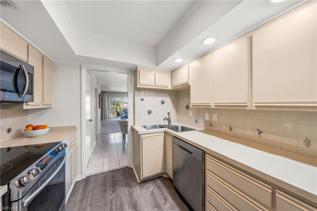 1977 Gulf Shore Blvd N, Unit 306, Naples, FL 34102 Photo