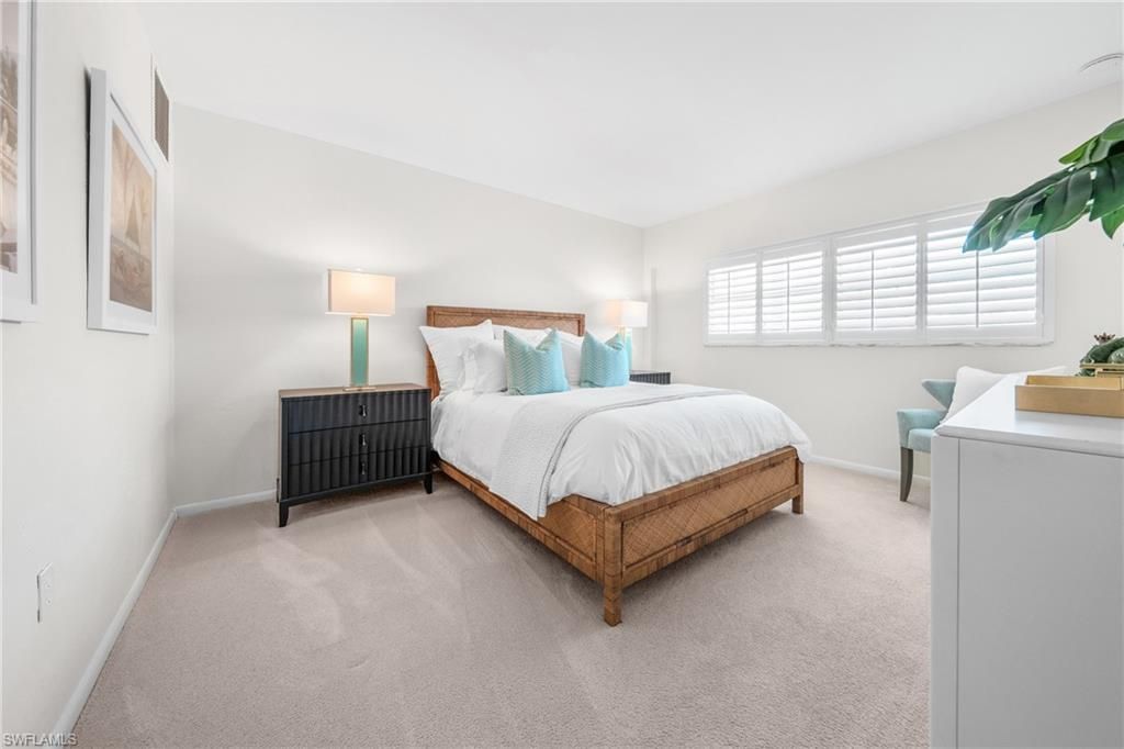 1977 Gulf Shore Blvd N, Unit 306, Naples, FL 34102 Photo