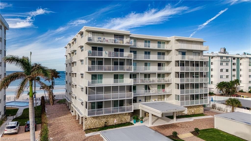 1977 Gulf Shore Blvd N, Unit 306, Naples, FL 34102 Photo