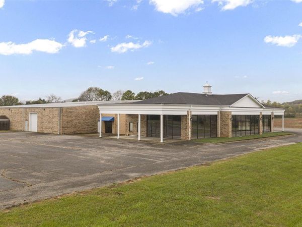 302 Happy Valley Street , Cave City, KY 42127