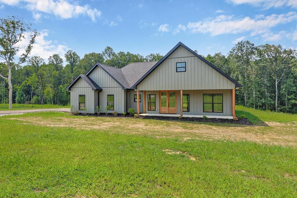 1458 Taylor Place Rd Jamestown, TN 38556