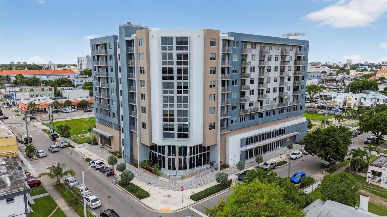 1110 NW 1 St, Unit 502, Miami, FL 33128 Main Photo