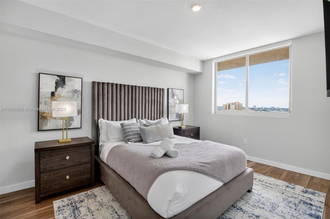 1110 NW 1 St, Unit 502, Miami, FL 33128 Photo