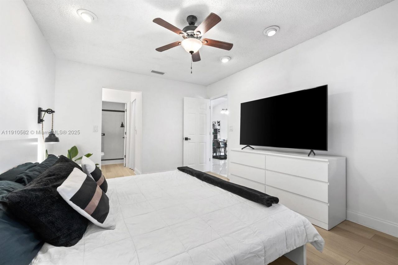 6417 W Pinehurst Cir W, Unit E23, Tamarac, FL 33321 Photo