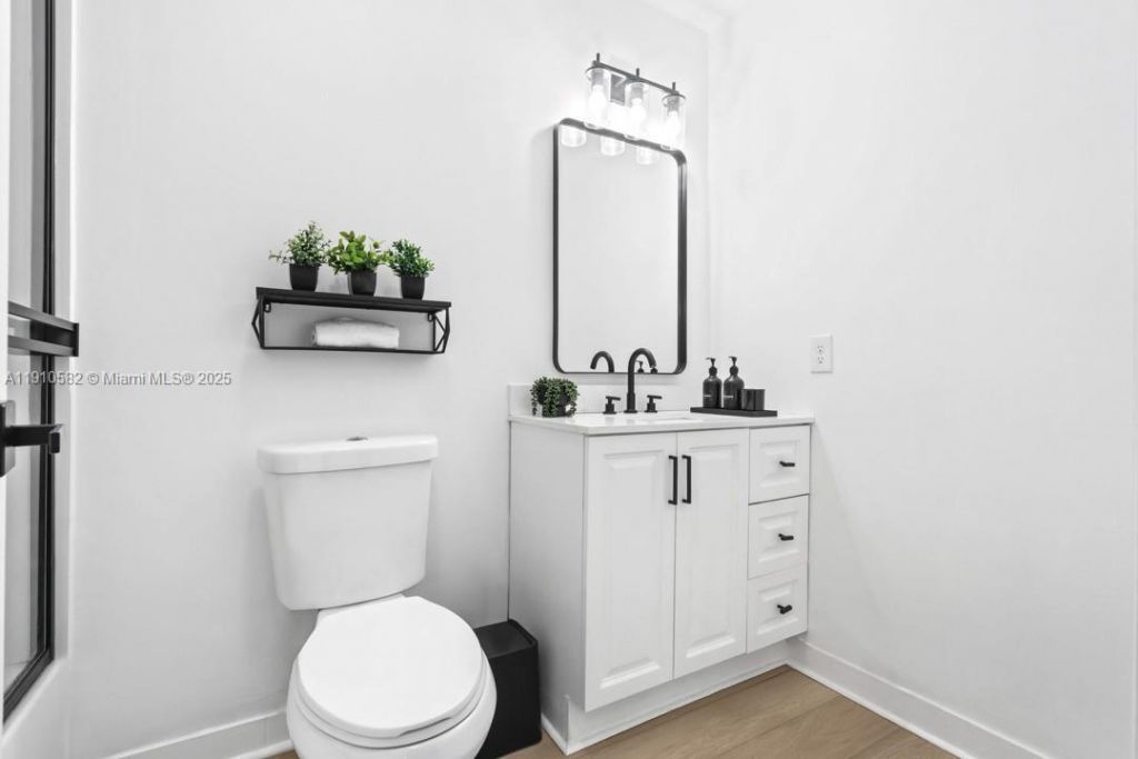 6417 W Pinehurst Cir W, Unit E23, Tamarac, FL 33321 Photo