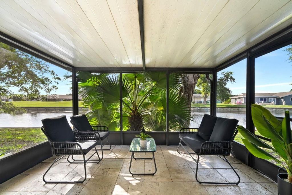 6417 W Pinehurst Cir W, Unit E23, Tamarac, FL 33321 Photo