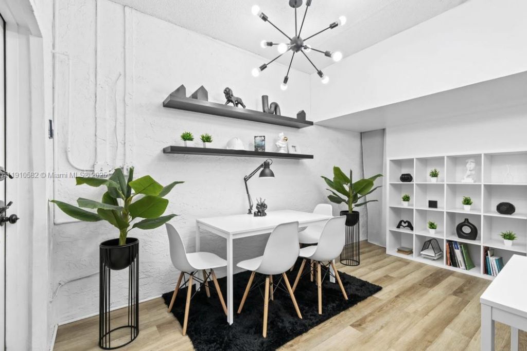 6417 W Pinehurst Cir W, Unit E23, Tamarac, FL 33321 Photo