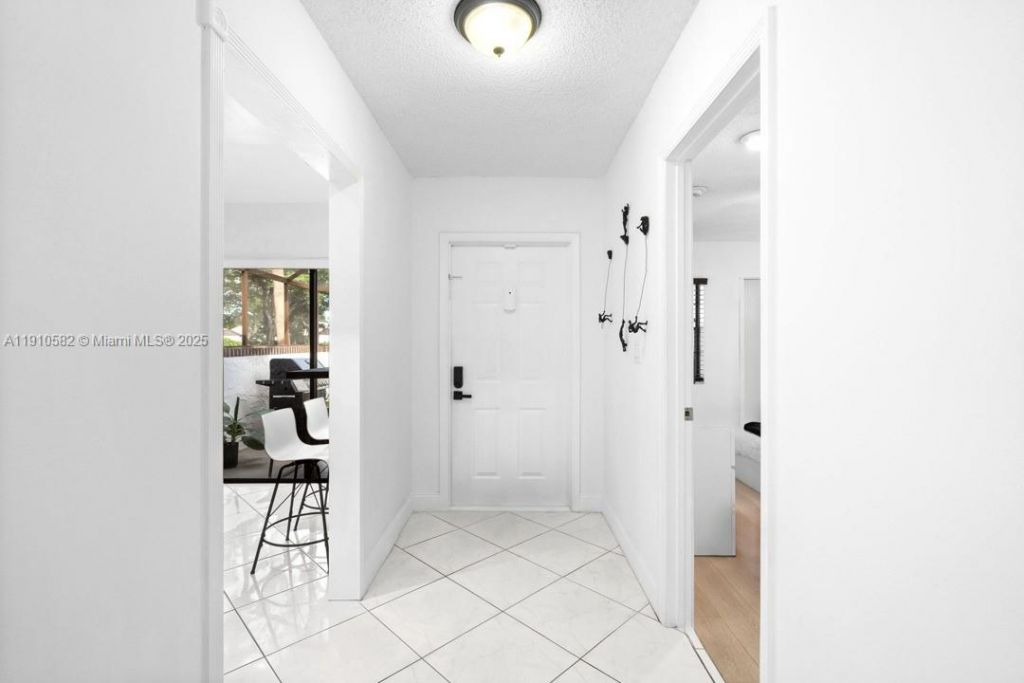 6417 W Pinehurst Cir W, Unit E23, Tamarac, FL 33321 Photo