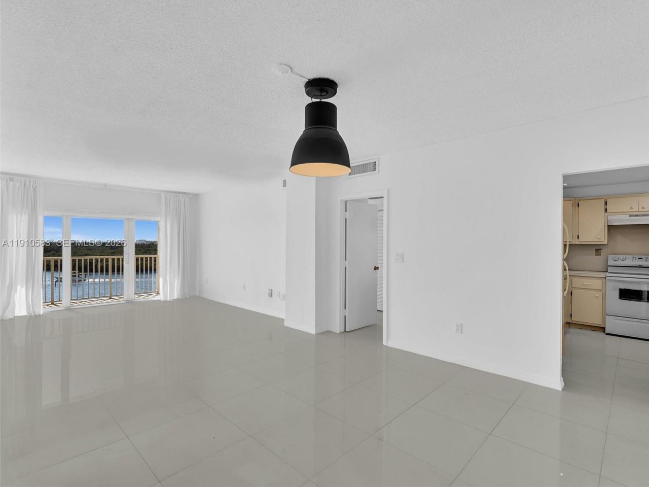 300 Bayview Dr, Unit 902, Sunny Isles Beach, FL 33160 Photo
