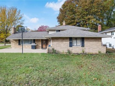 5658 N Circle View Drive, Seven Hills, OH 44131