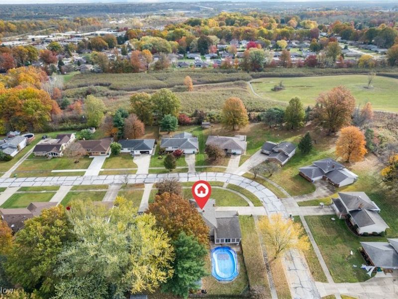 5658 N Circle View Drive, Seven Hills, OH 44131 Photo 2