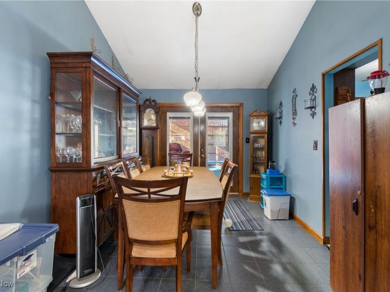 5658 N Circle View Drive, Seven Hills, OH 44131 Photo 8