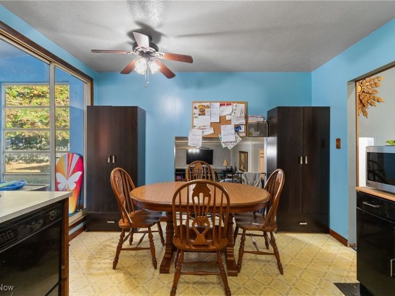 5658 N Circle View Drive, Seven Hills, OH 44131 Photo 9