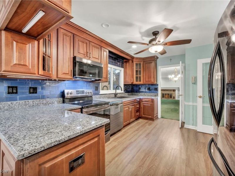 5951 Rockport Lane, Cleveland, OH 44126 Photo 21