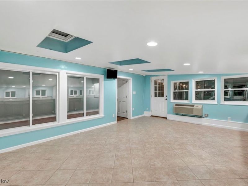 5951 Rockport Lane, Cleveland, OH 44126 Photo 34