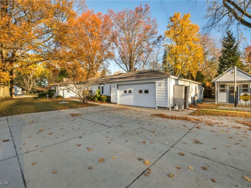 5951 Rockport Lane, Cleveland, OH 44126 Photo 38