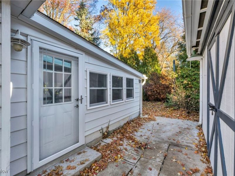 5951 Rockport Lane, Cleveland, OH 44126 Photo 5