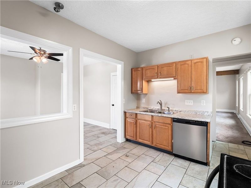 6110 W Clinton Avenue, Cleveland, OH 44102 Photo 25