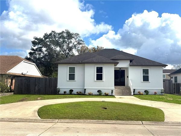 857 MARLENE Drive, Gretna, LA 70056