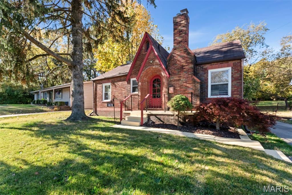 1825 S New Florissant Road, Florissant, MO 63031 Main Photo